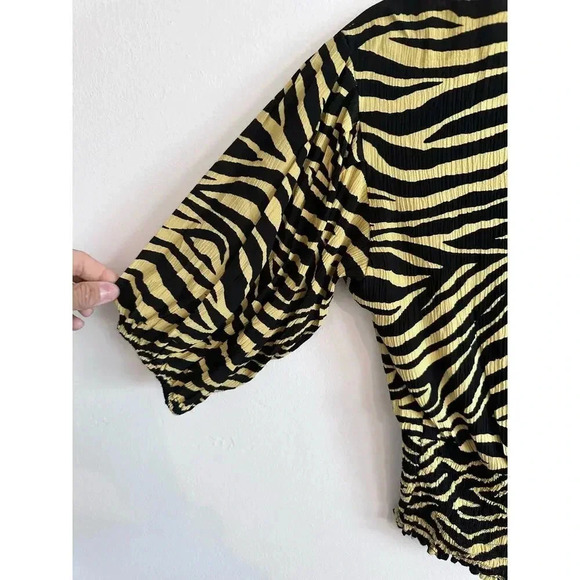 NWT Faithfull the Brand Tan & Yellow V-Neck Amaia Zebra Crop Top Size 4 - Picture 5 of 7